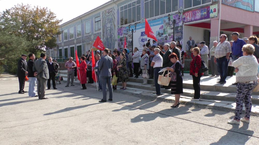Астраханская область. Полиция попыталась сорвать встречу депутатов-коммунистов с жителями Икрянинского района