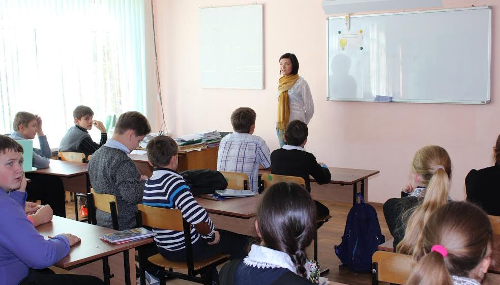 Белгородская область. Комсомольцы Белгородского района продолжают проводить открытые уроки о Знамени Победы