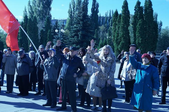 Целились в Советскую власть - попали в Россию. В Липецке состоялся митинг, посвященный трагическим событиям 3-4 октября 1993 года