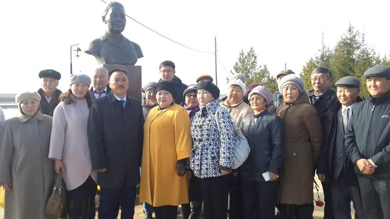 Республика Якутия. Коммунисты Нюрбинского района помогают благоустраивать свой город