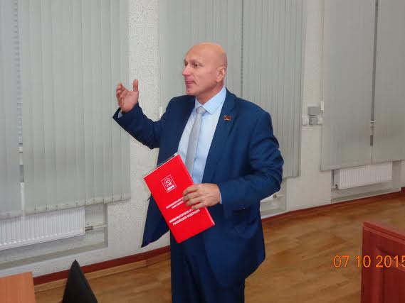 Санкт-Петербург: Ветераны Московского района одобрили работу депутатов-коммунистов в городском парламенте 