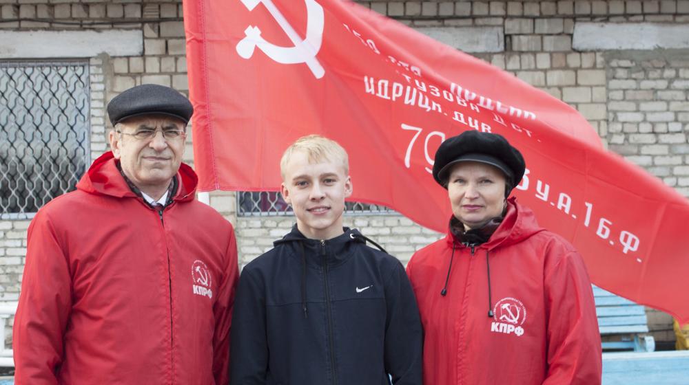 Оренбургская область. Завершился футбольный турнир среди подростков старше 16 лет на кубок городского комитета КПРФ