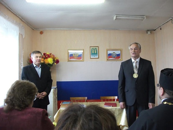Новгородская область. Кандидат КПРФ Вячеслав Марков официально вступил в должность Главы Минецкого сельского поселения