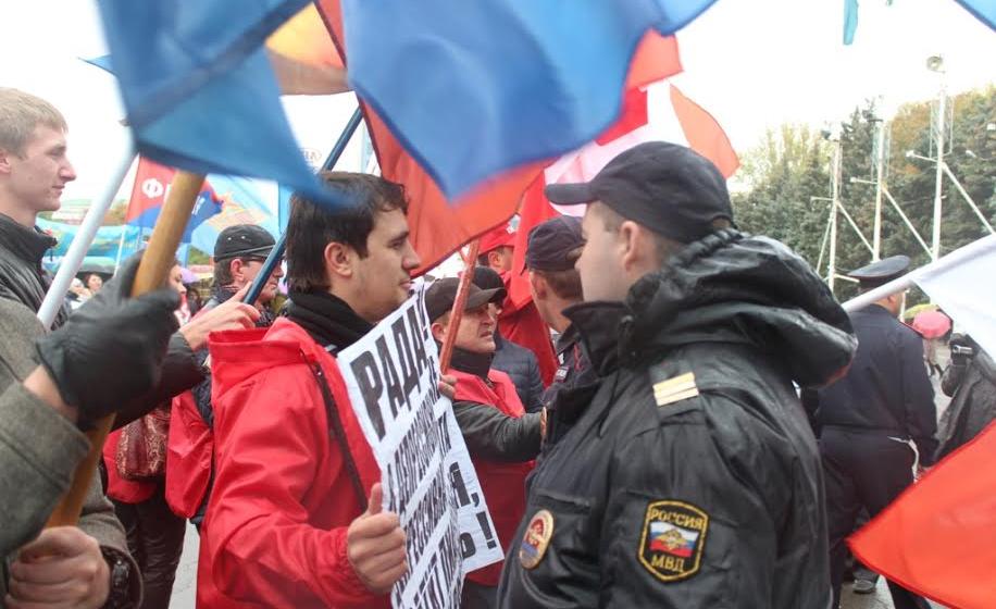 Саратовские коммунисты: «Нет увольнениям и сокращениям зарплат!»
