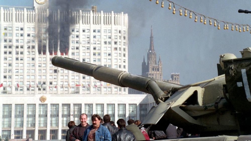 В Госдуме состоялось очередное заседание Комиссии фракции КПРФ по проверке обстоятельств совершения государственного переворота, повлекшего массовую гибель граждан в сентябре - октябре 1993 года в Москве