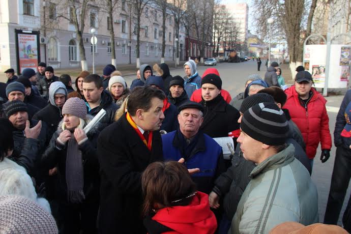 В Брянске прошёл совместный пикет дальнобойщиков и КПРФ