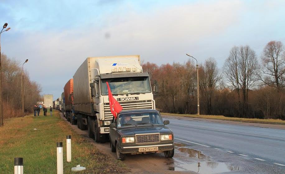 Псковский суд разбирает дело якобы организатора собрания дальнобойщиков 