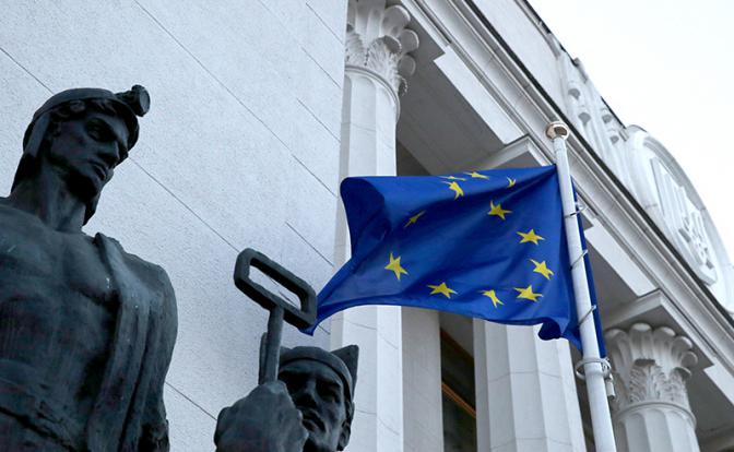 Украина против Европы. По мнению евродепутатов-коммунистов, Киев, преследуя инакомыслящих европейских политиков, все больше отдаляется от ЕС
