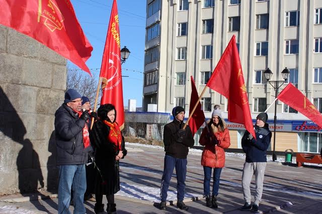 Красный Октябрь в Магадане