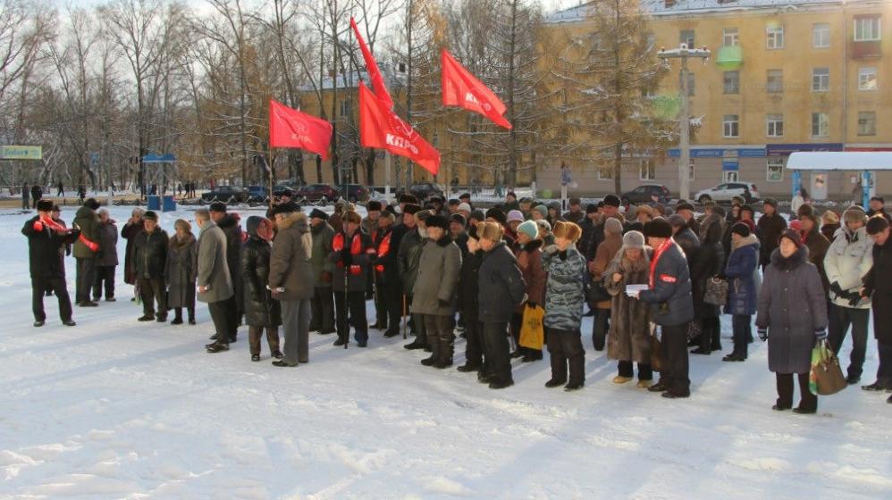 «Нет повышению платы за проезд в общественном транспорте!». Митинг коммунистов прошел в городе Глазове республики Удмуртии 