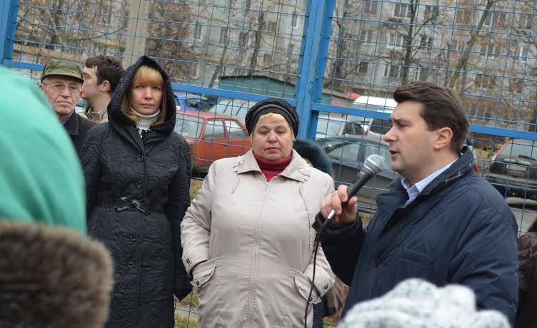 Олег Лебедев продолжает проводить массовые встречи с избирателями Тульской области