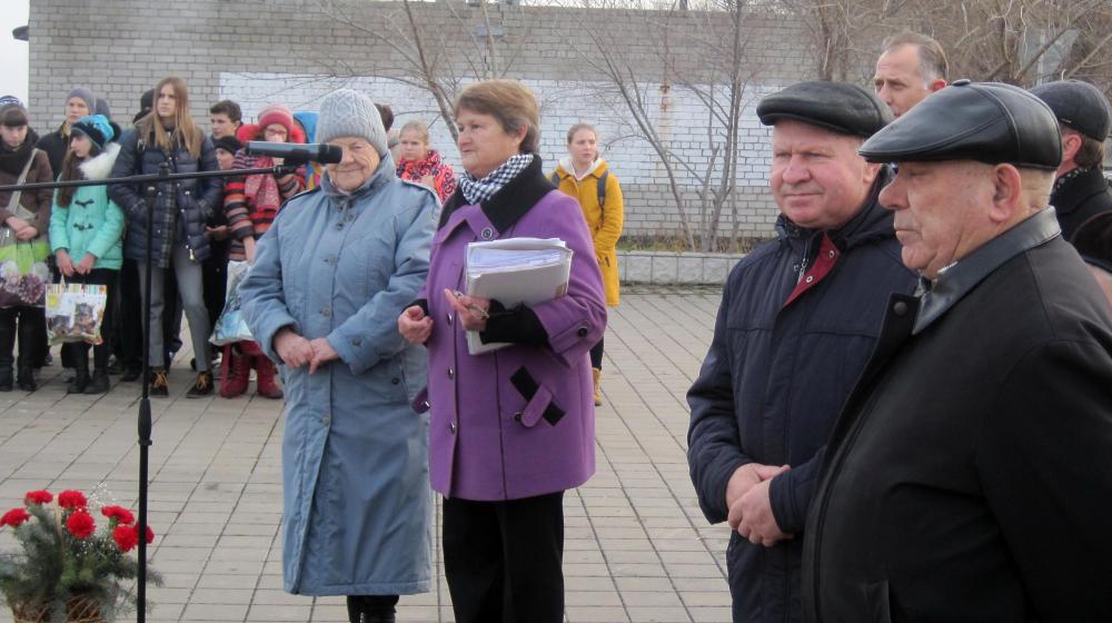 Курская область. По инициативе коммунистов над Курчатовским морем воздвигнут памятник советскому писателю Аркадию Гайдару