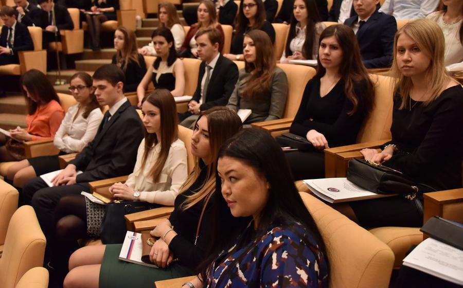Г.А. Зюганов открыл заседание Молодежного парламента при Государственной Думе