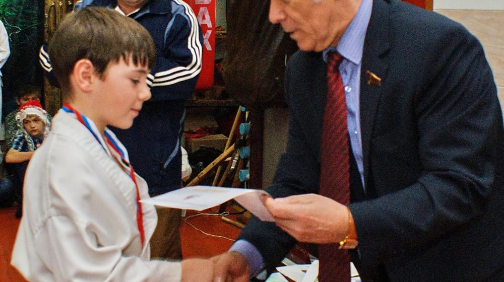 Алтайский край. С.И. Юрченко в канун новогодних праздников посетил детские учреждения