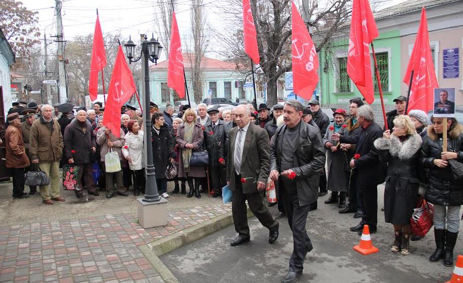Крымские коммунисты отметили 136-ю годовщину со Дня рождения И.В. Сталина