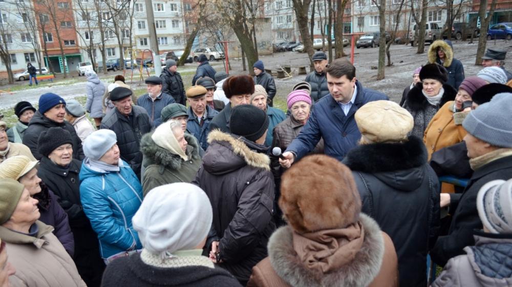 Олег Лебедев провел массовую встречу с жителями в городе Туле