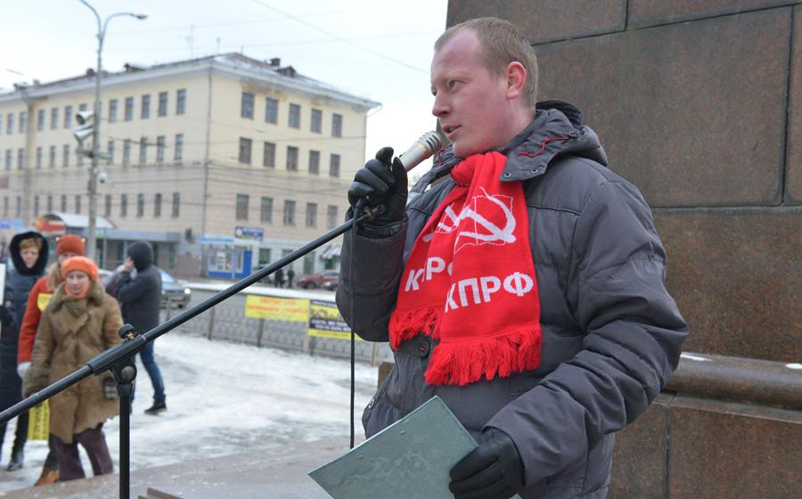 «Мама, папа, я – бездомная семья!». Дольщики Иванова на митинге выразили вотум недоверия Губернатору области