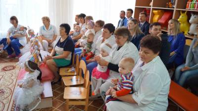 Краснодарские коммунисты поздравили с наступающим Новым годом детей и работников «Дома ребенка № 3» в  Усть-Лабинске 