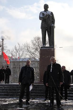 В Симферополе состоялся митинг, посвященный 25-й годовщине проведения Всекрымского референдума о воссоздании Крымской АССР