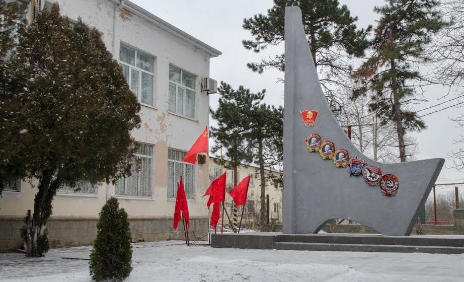 Краснодарский край, Абинск: Второе рождение комсомольского Памятного Знака