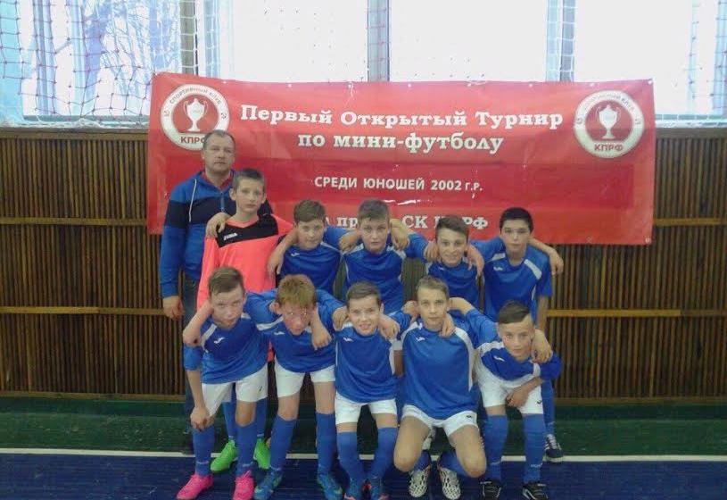 Команда из Донбасса выиграла детский турнир в Крыму, организованный спортклубом КПРФ