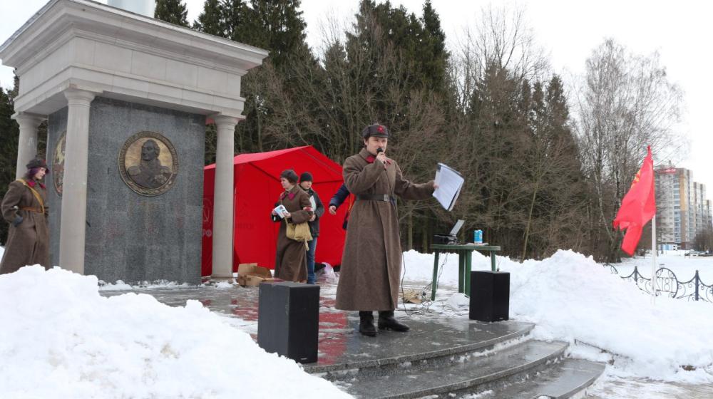 Московская область. Подольские коммунисты и комсомольцы провели праздничный митинг, посвящённый дню создания Рабоче-крестьянской Красной Армии