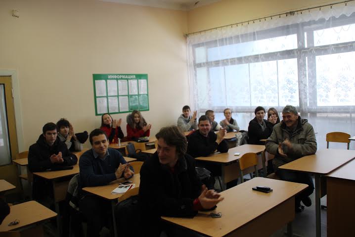 Удмуртия. В городе Воткинске прошли пикеты, и было образовано новое отделение комсомола
