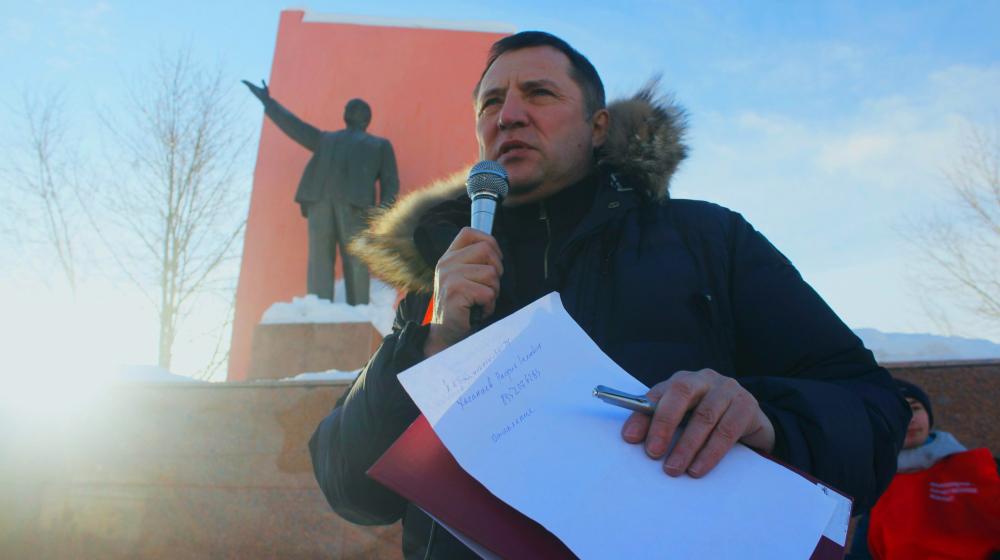 Свердловские коммунисты вместе с жителями Карпинска вышли на митинг, чтобы остановить коммунальный беспредел