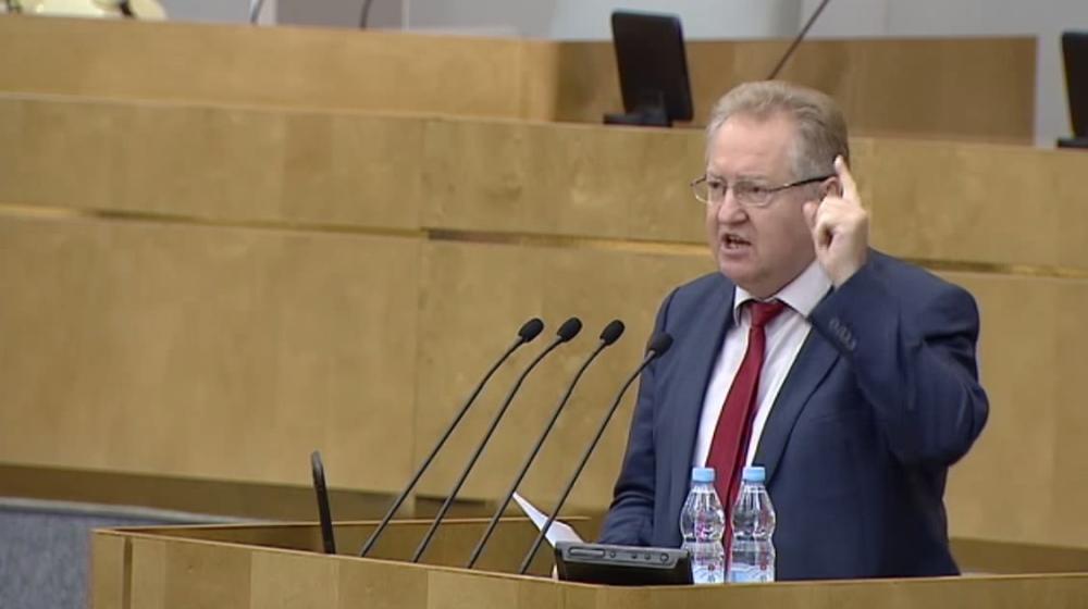 Русская служба новостей: Депутат Сергей Обухов предположил, что на прокуратуру оказали административное влияние в вопросе о капремонте
