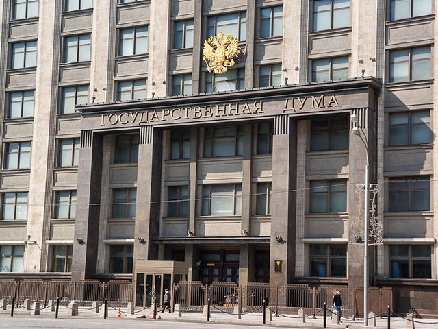 Госдума голосами единороссов ораничила доступ на выборы журналистов и приравняла автопробеги к демонстрациям