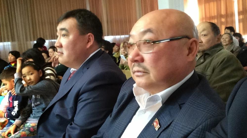 Лидер калмыцких коммунистов Н.Э Нуров посетил Ики-Бурульский Дом культуры
