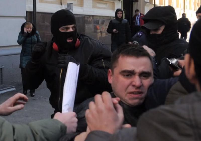 «Призываем всех встать на защиту наших товарищей на Украине!». Обращение ЦК ЛКСМ РФ