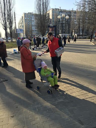 Молодые коммунисты и комсомольцы Белгородской области проводят акцию «Красные в городе» по всей области