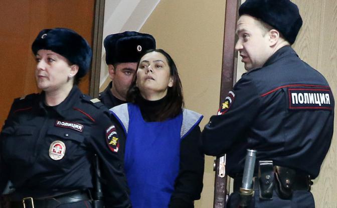 Лукавство либеральной пропаганды. "Свободная Пресса" о реакции на убийство мигранткой девочки в Москве