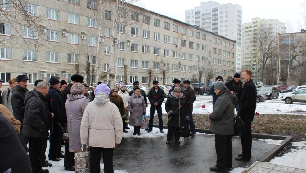 В Пензе прошла акция: «Цветы – Виктору Илюхину»