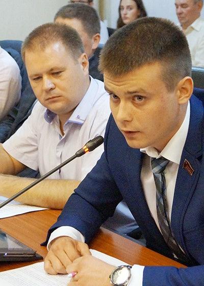 Краснодар. Депутат-коммунист проголосовал против удовлетворительной оценки деятельности мэра. Острые вопросы КПРФ так и остались без ответов