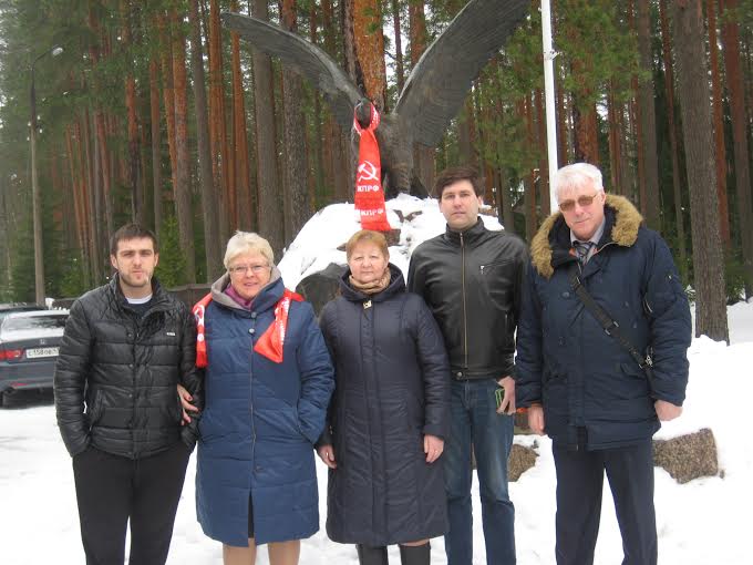 В поселке Рощино состоялось выездное заседание Ленинградского обкома КПРФ