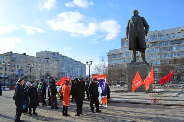 Коммунисты Магадана отметили День Космонавтики