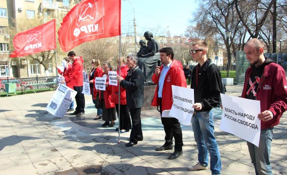 Визит Медведева не только «благоустраивает» Саратов, но и активизирует оппозицию
