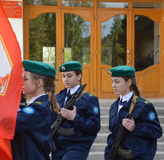 В севастопольской школе №30 установили памятную доску в честь участника героической обороны города в 1941-1942 годах, Героя Советского Союза Г.А. Рубцова