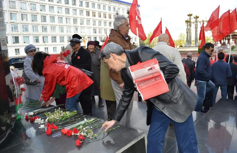 Республика Калмыкия. Коммунисты отметили 146-ю годовщину со дня рождения В.И. Ленина