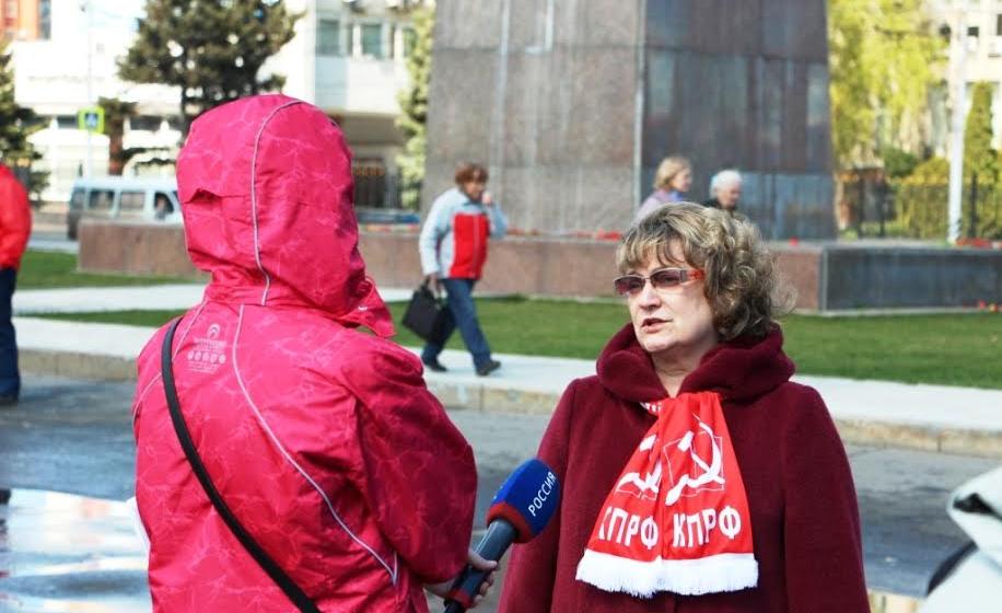 Саратов: «Ленин жил! Ленин жив! Ленин будет жить!»