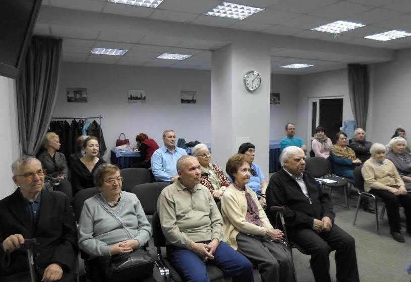 Секретарь Пермского крайкома КПРФ Г.А. Сторожев вручил медали «детям войны» Ленинского района в день рождения В.И. Ленина! 