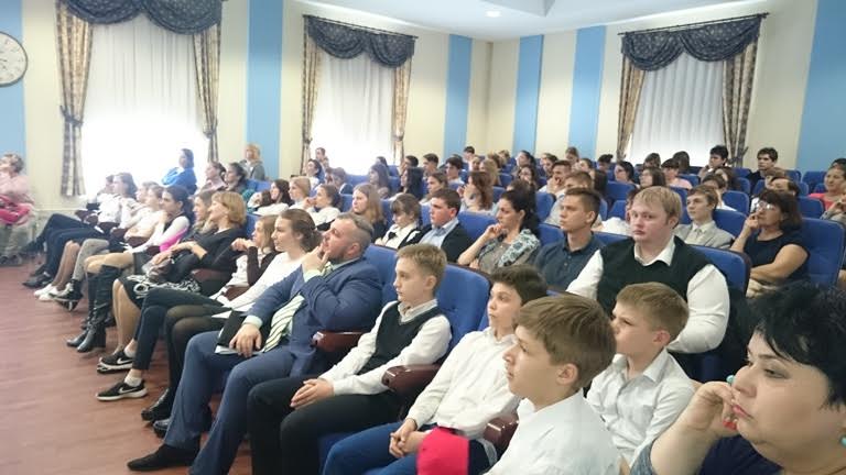 «Подними голову!». Ставропольские коммунисты провели встречу на тему «55 лет в космосе»