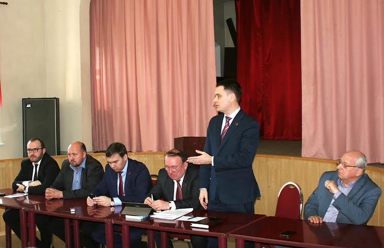 Возрождение Приморья – дело, которое под силу только коммунистам. Ю.В. Афонин, А.В. Корниенко и Н.Н. Иванов провели встречу с партактивом Владивостока