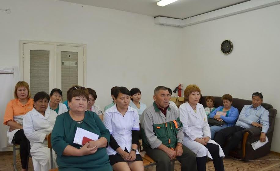 Первый секретарь Калмыцкого рескома КПРФ Н.Э. Нуров провел встречу с медицинскими работниками