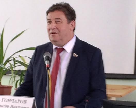 Депутат-коммунист Виктор Гончаров посетил один из ведущих вузов Ставропольского края в Невинномысске