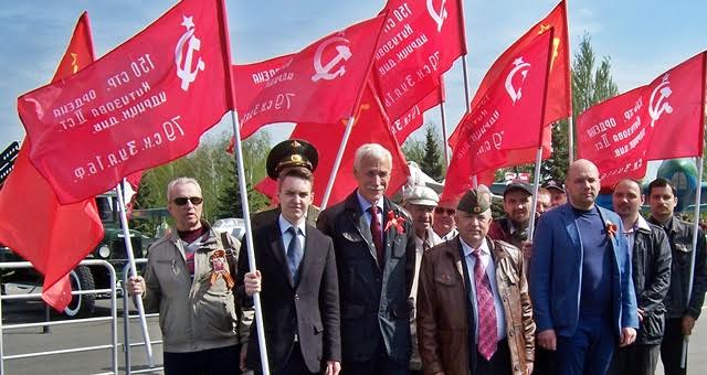 Республика Татарстан. Партийный актив Казани встретил 71-ю годовщину Победы советского народа в Великой Отечественной войне
