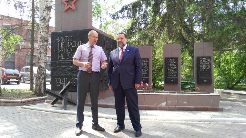 П.С. Дорохин посетил оборонное предприятие ОАО «Завод радиоаппаратуры» СЭЛТ»  в ходе своей поездки по Среднему Уралу