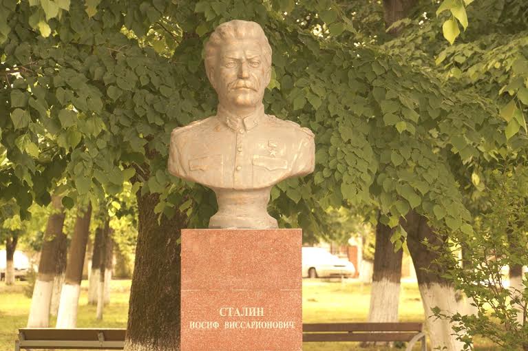 Краснодарский край. В Белореченске установлены новые бюсты советских полководцев